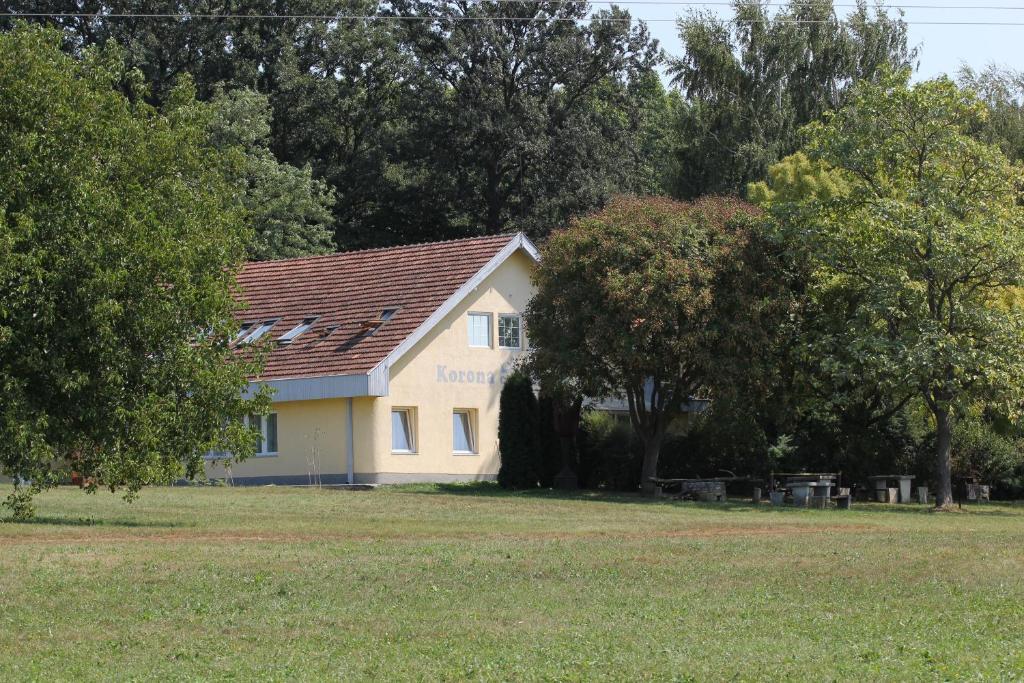 Korona Szallo Hotel Nagykanizsa Exterior photo